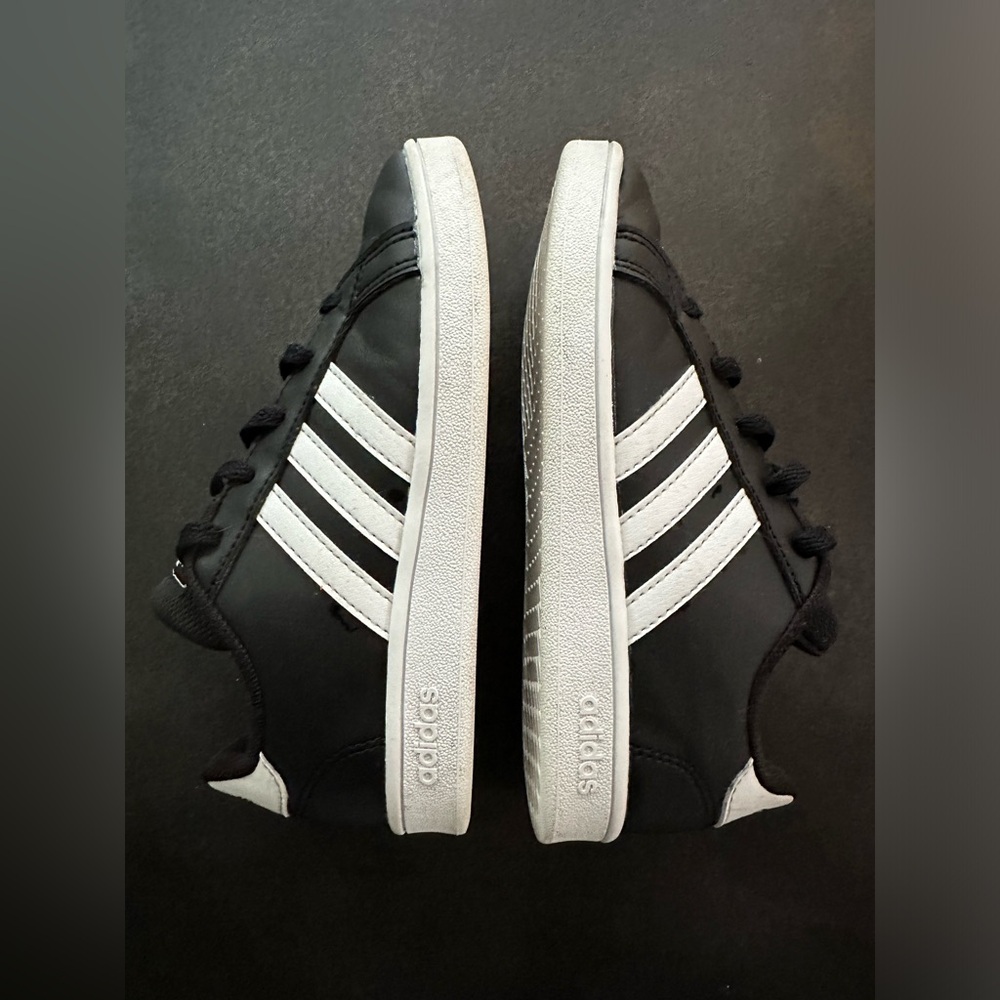 Adidas Grand Court youth size 1 black with white stripes.
